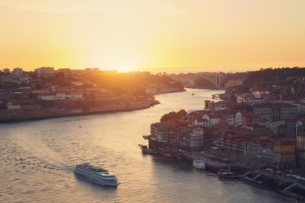 Lm Ribeira * Porto